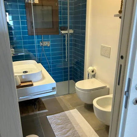 Theview108, Rena Bianca バージャ・サルディニア